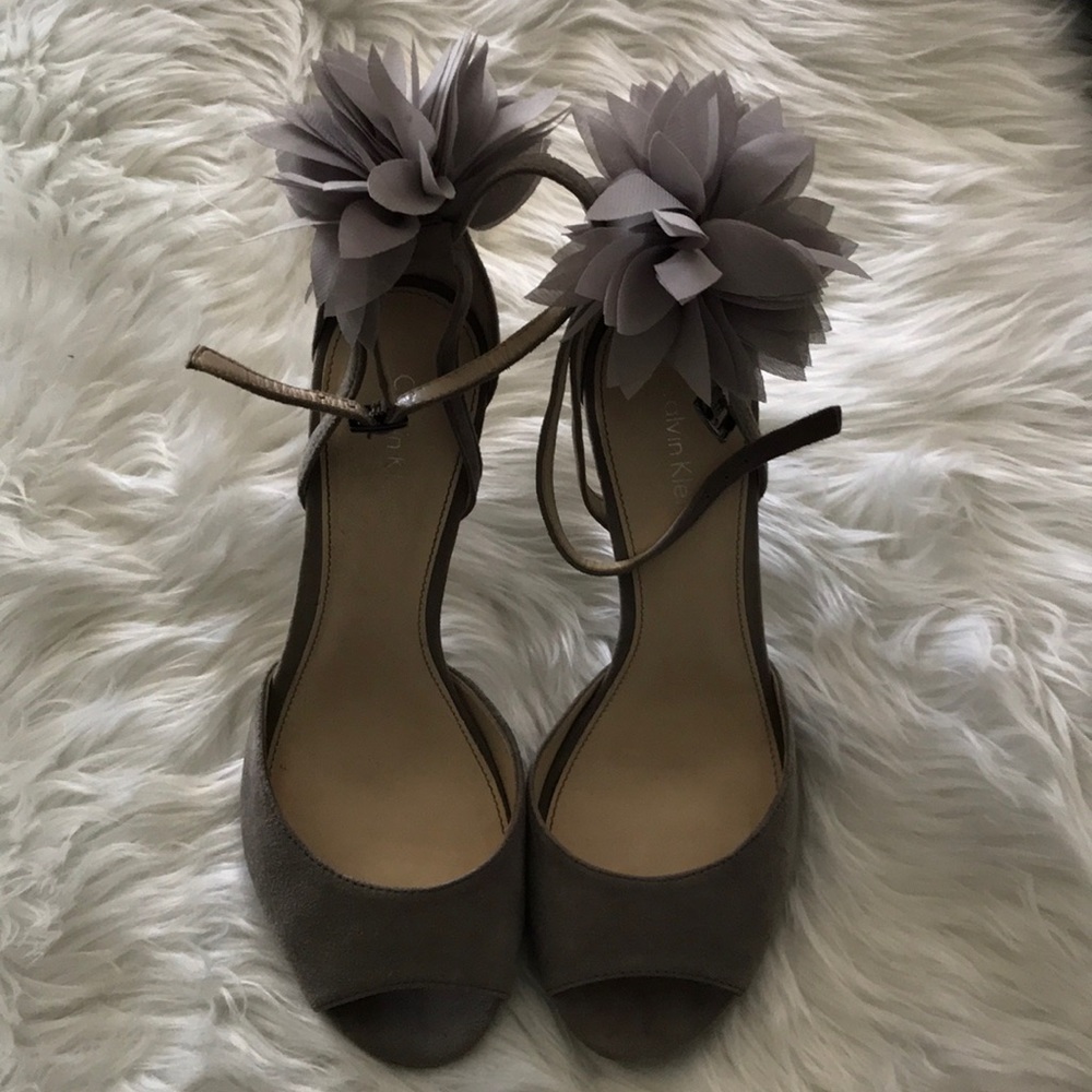 Calvin Klein 6.5 grey sueded heels